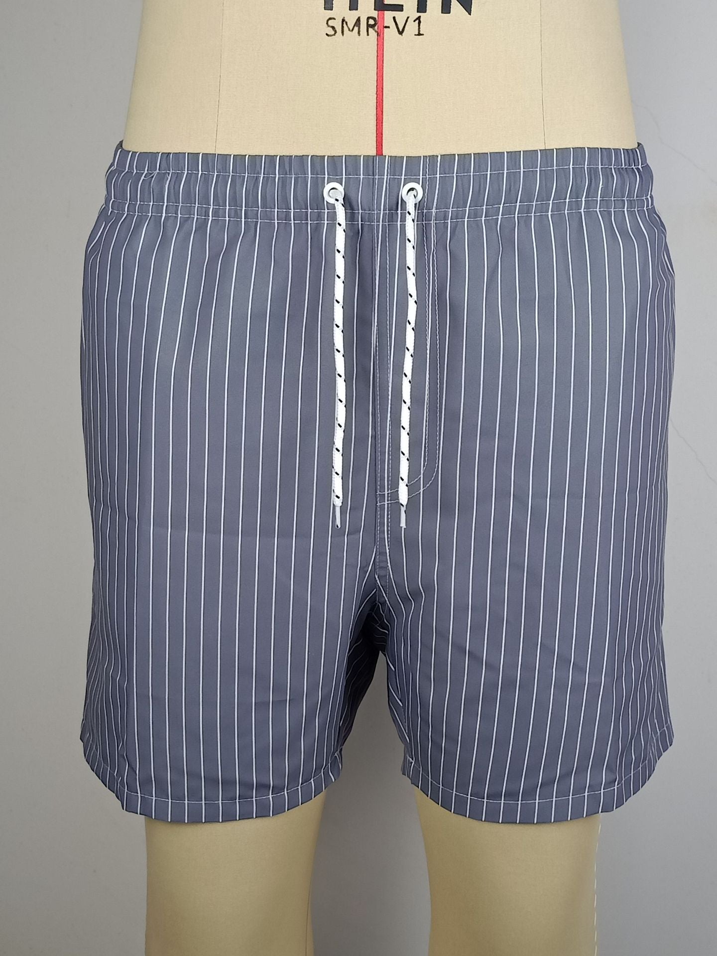 Pantalones cortos de baño y ocio para hombre con patrón de rayas – Cómodos shorts de playa para uso diario y vacaciones