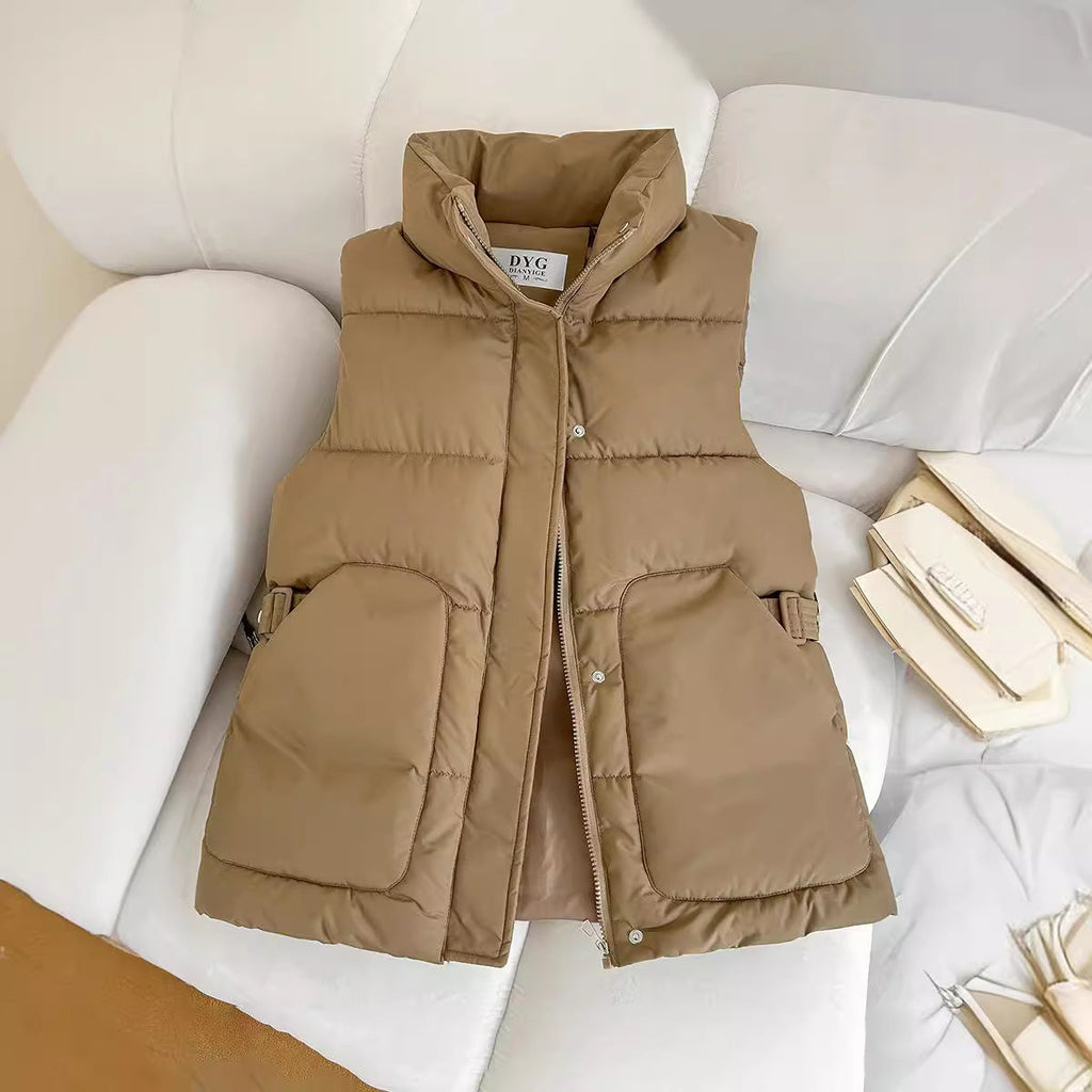 Gewatteerde utility-bodywarmer voor dames met opstaande kraag en grote klepzakken