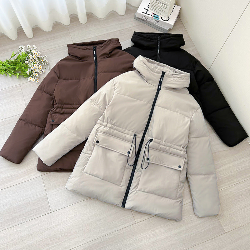 Halflange thermoparka voor dames met tunnelkoord in de taille en capuchon