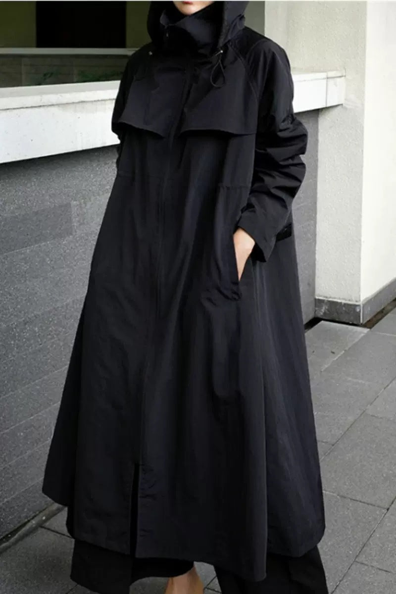 Oversized mantel voor dames in maxilengte met capuchon en capedetail