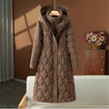 Lange doorgestikte wintermantel voor dames met capuchon en getailleerd silhouet