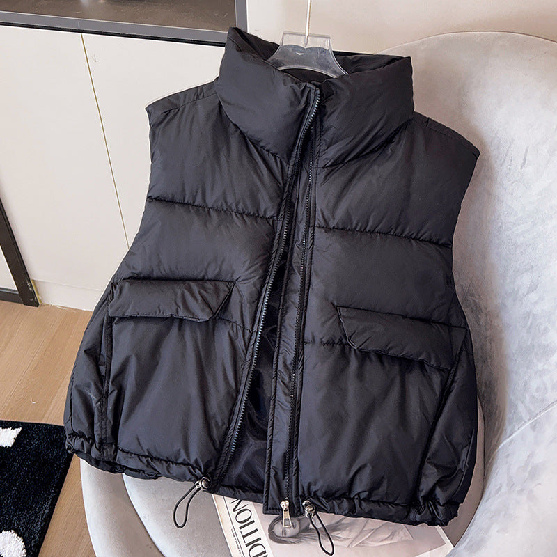 Korte gewatteerde bodywarmer voor dames met opstaande kraag en koord in de zoom
