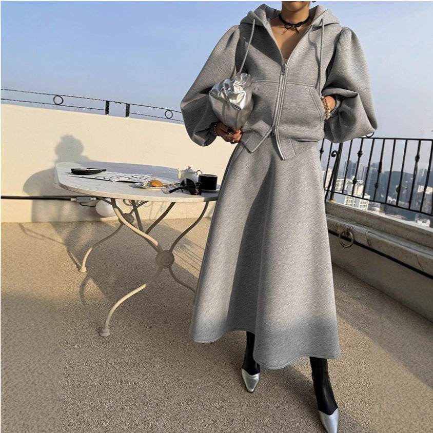 Tweedelige sweatset voor dames met ballonmouwen en uitlopende midi-rok