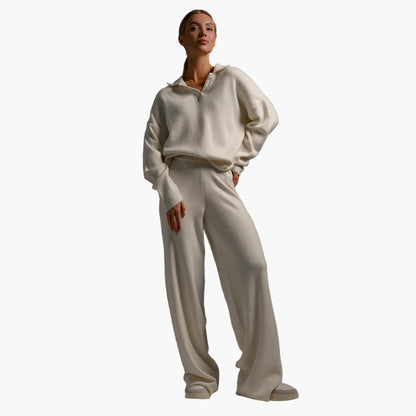 Conjunto de ropa lounge para mujer – Suéter de punto oversize con cuello y pantalón ancho – Cómodo y moderno para casa y ocio