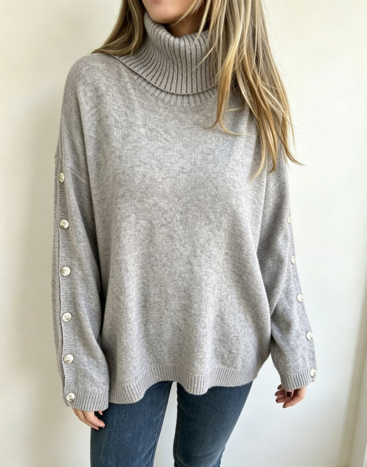 Mara | Oversized coltrui voor dames met lange mouwen en knopen
