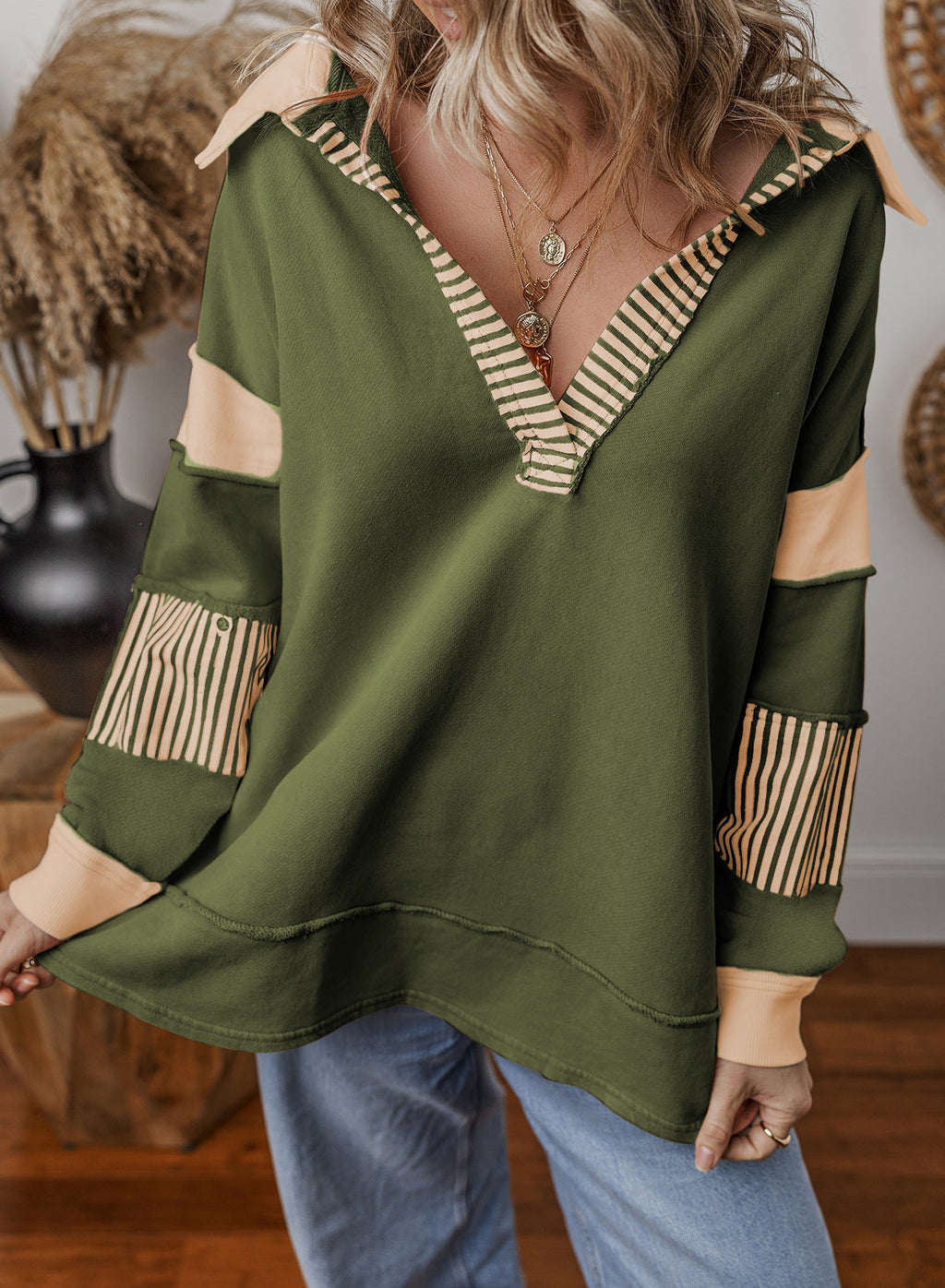 Oversized gestreepte sweater voor dames met V-hals
