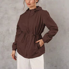Outdoorjas voor dames met verstelbare capuchon en ruime zakken
