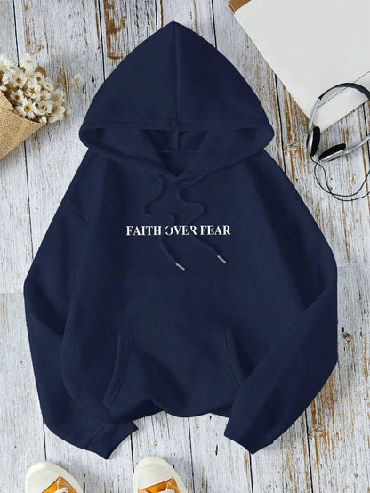 Hættetrøje med teksten "Faith Over Fear" til damer