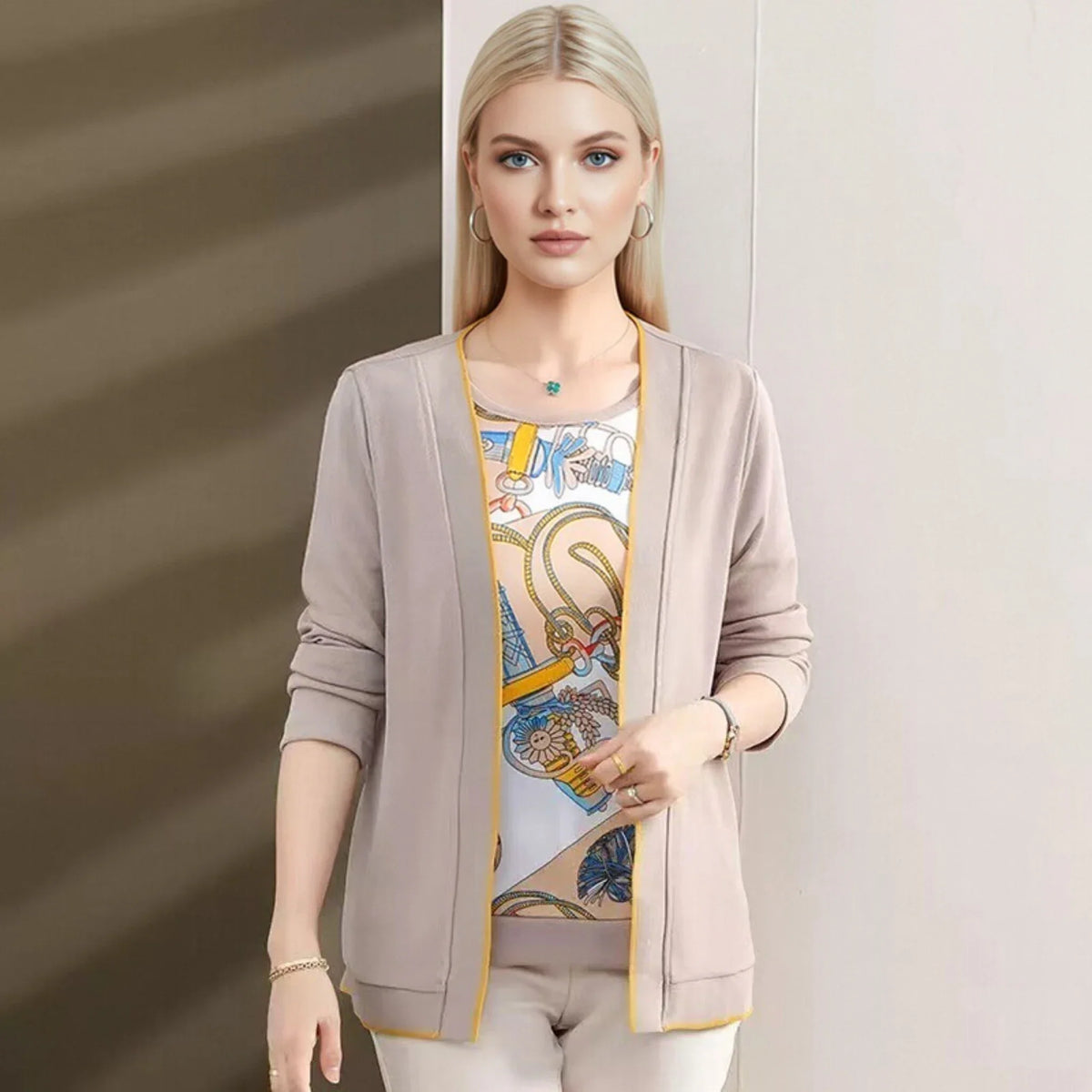 Damen Set mit Strickjacke und bedrucktem Top