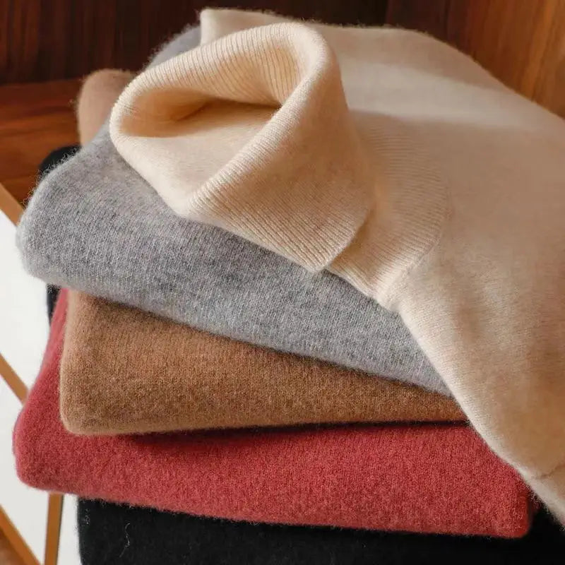 Maglione dolcevita da donna con maniche lunghe in materiale morbido