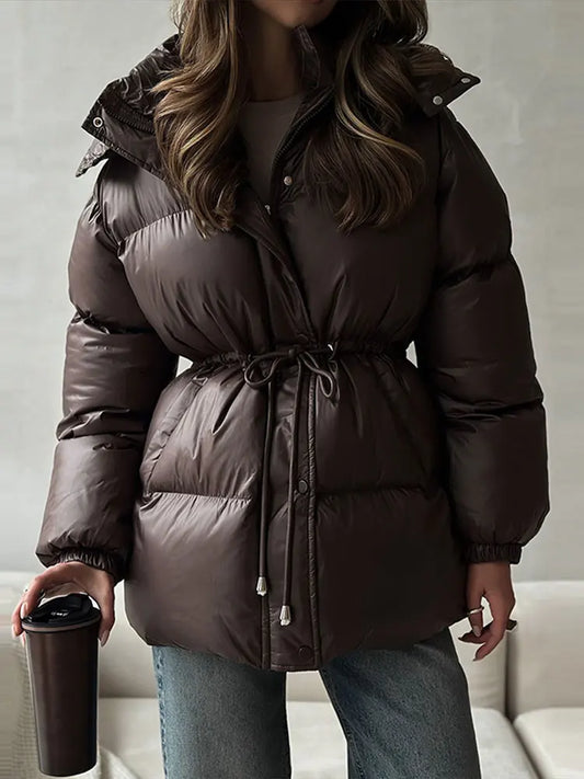 Doudoune doublée pour femme avec capuche et cordon de serrage à la taille