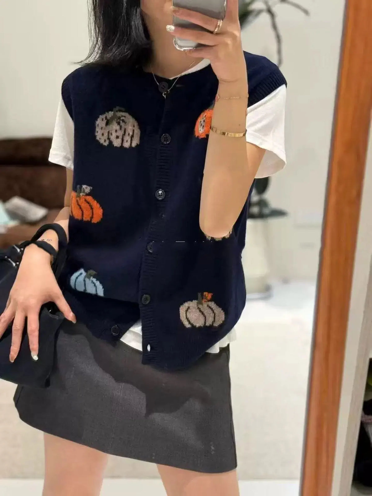 Damen Strickweste mit Kürbis-Motiven, ärmelloser Cardigan mit Knöpfen