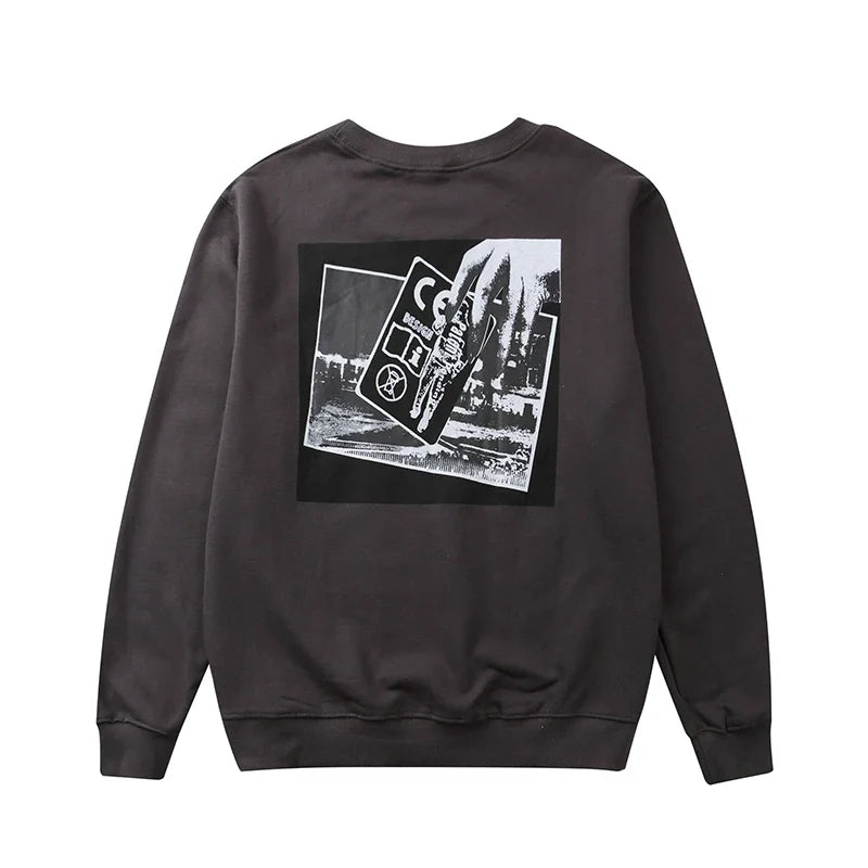 Crewneck Sweatshirt mit grafischem Print – Grau
