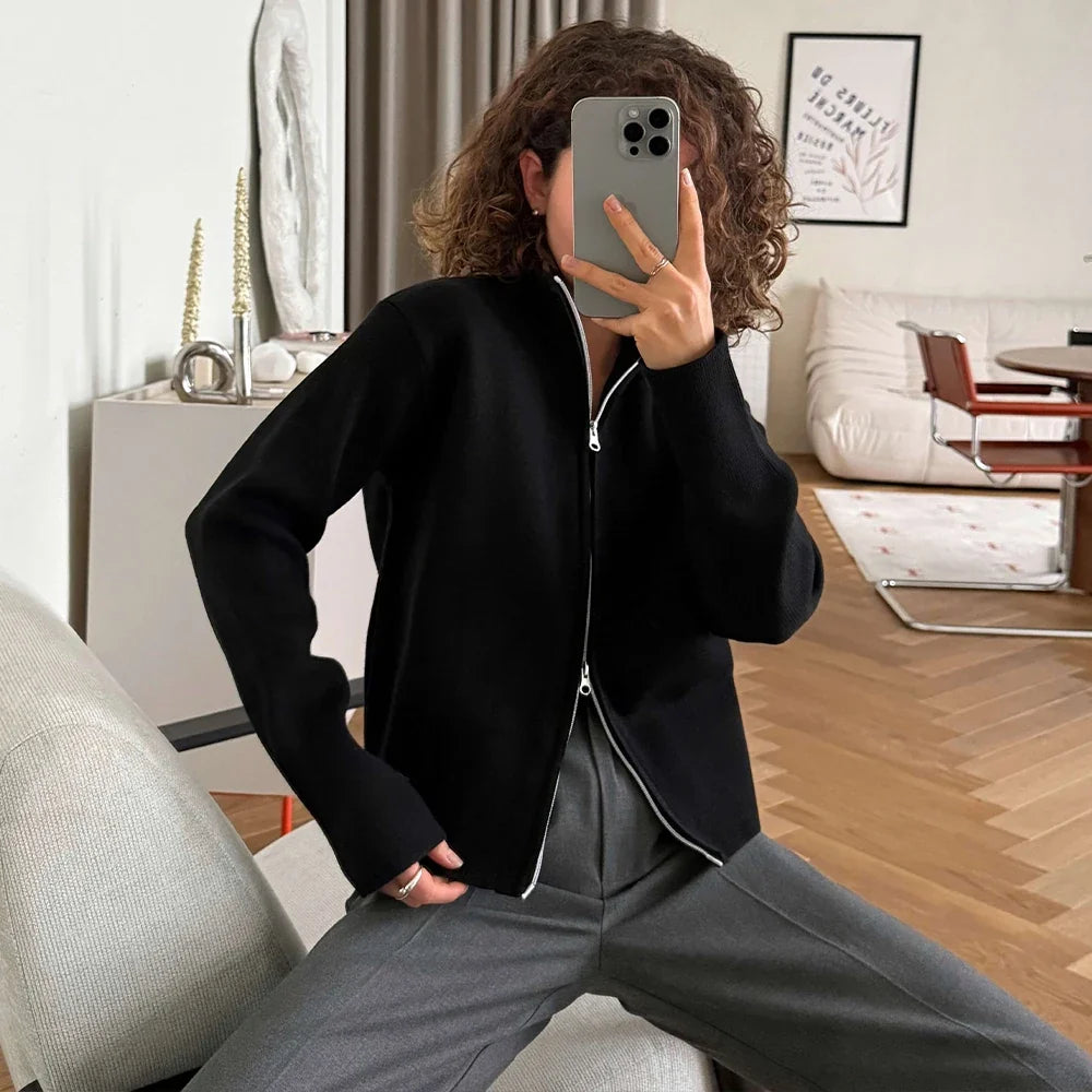 Cardigan da donna in maglia con cerniera e collo rialzato