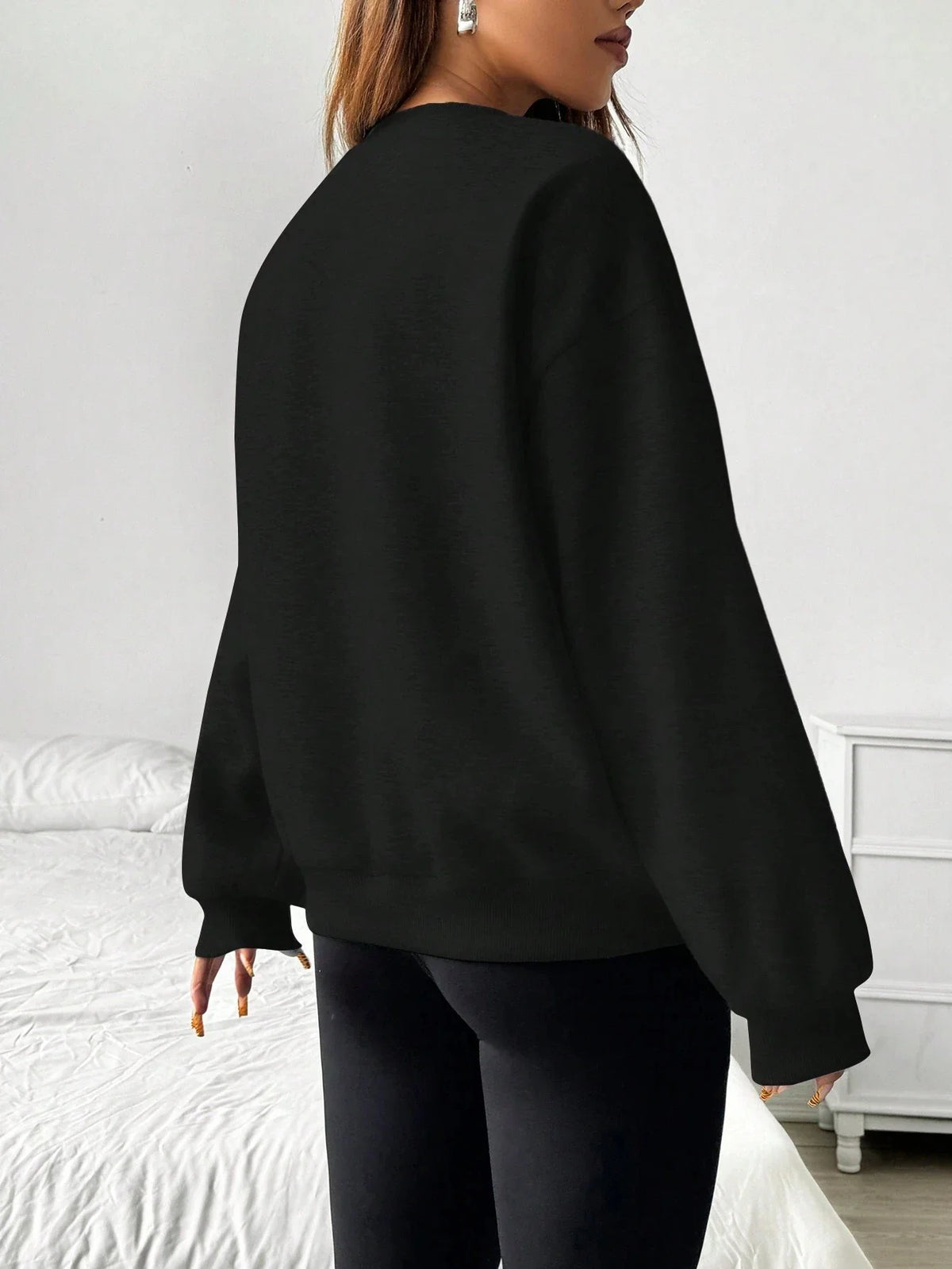 Oversize-sweatshirt til damer med rund hals, lange ærmer, grå pullover