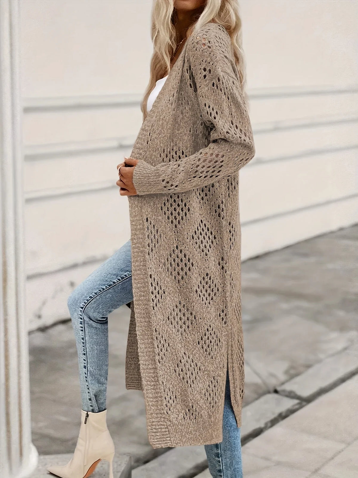 Cardigan lungo in maglia da donna con motivo traforato, beige