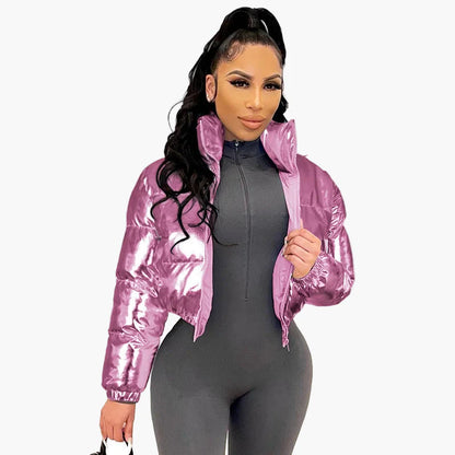 Chaqueta puffer corta para mujer estilo streetstyle moda de invierno – Look brillante para el día a día y eventos