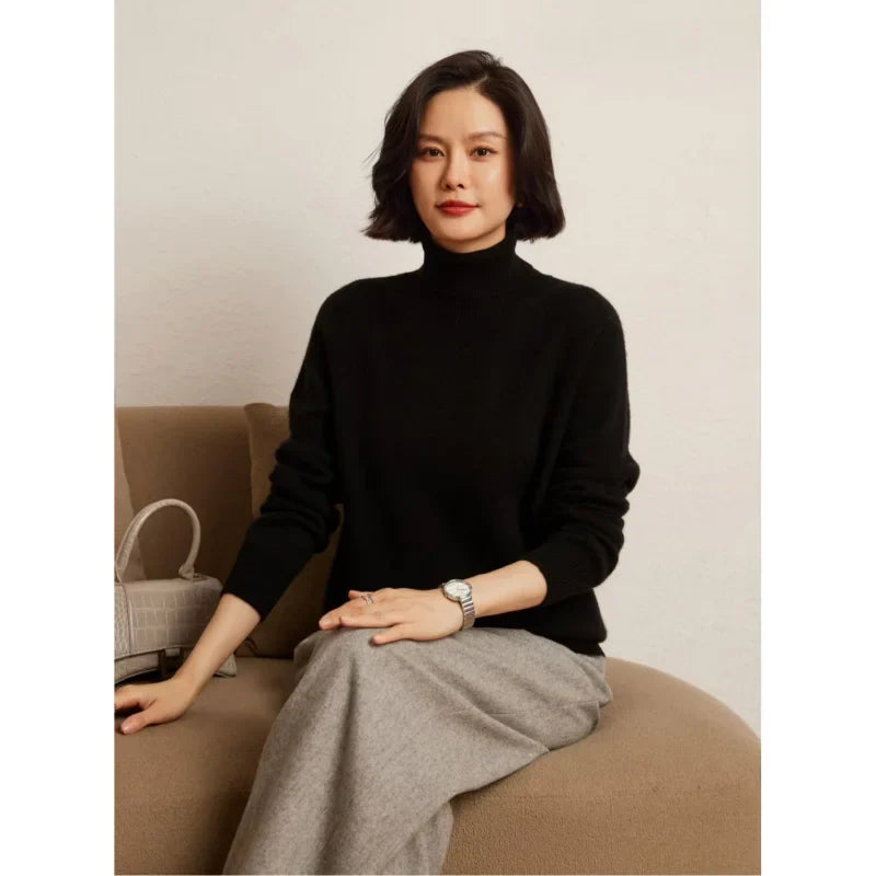 Maglione dolcevita da donna con maniche lunghe in materiale morbido
