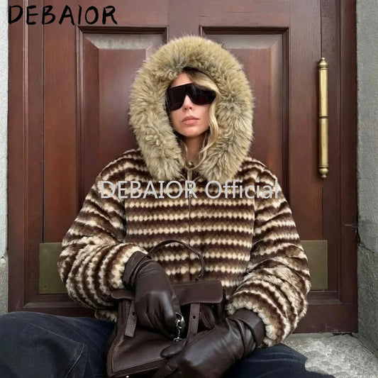 Gestreifte Plüschjacke Damen mit Kapuze und Fellbesatz Braun Weiß