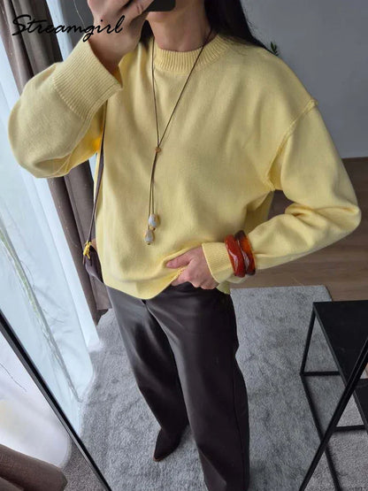 Damski oversize'owy dzianinowy sweter z okrągłym dekoltem i długim rękawem, luźny krój