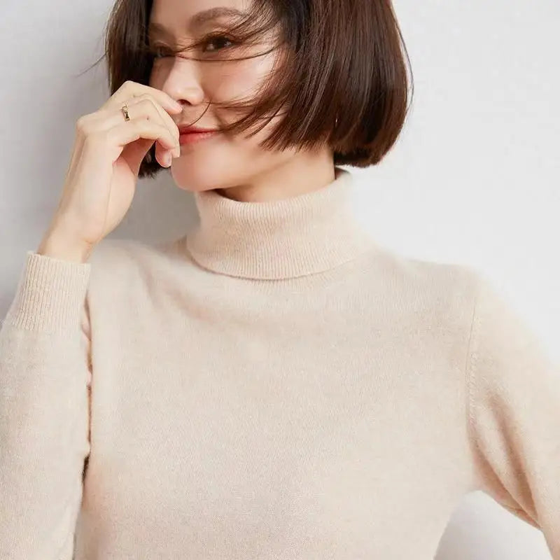 Maglione dolcevita da donna con maniche lunghe in materiale morbido