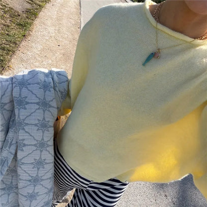 Damski sweter z okrągłym dekoltem, miękka dzianina, żółty