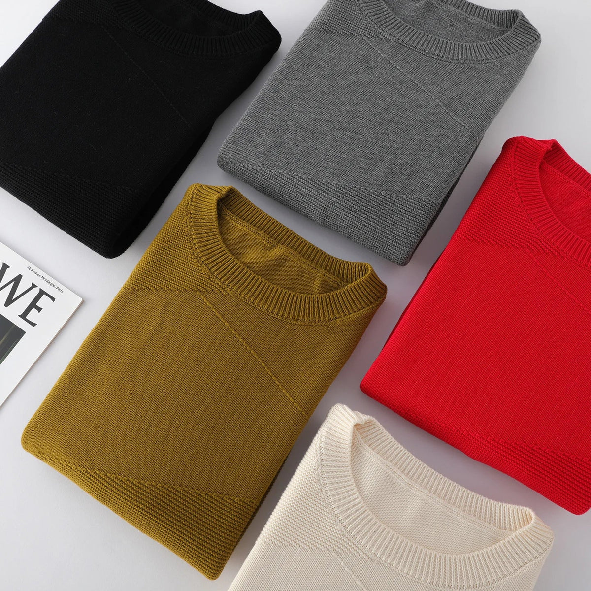 Damegenser med rund hals, lange ermer, finstrikk og basic-design
