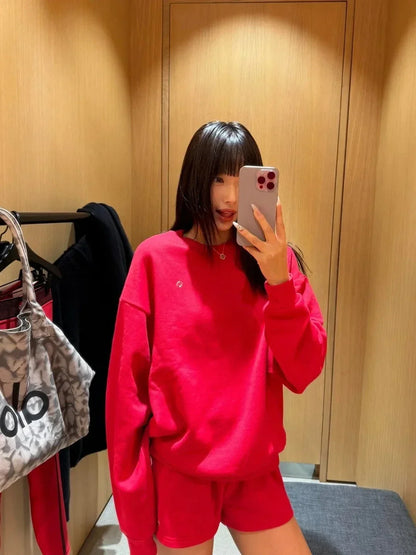 Damska oversize bluza na co dzień i do sportu – swobodny look, idealny na co dzień i trening