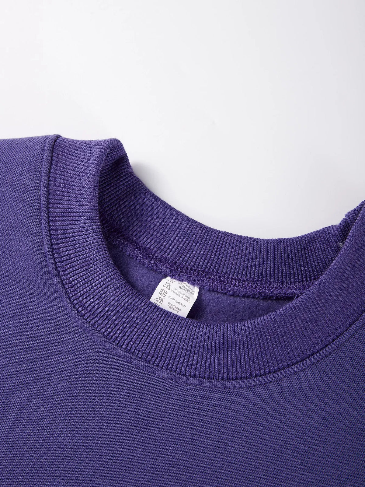 Unisex sweatshirt med rund hals, oversized genser i fiolett