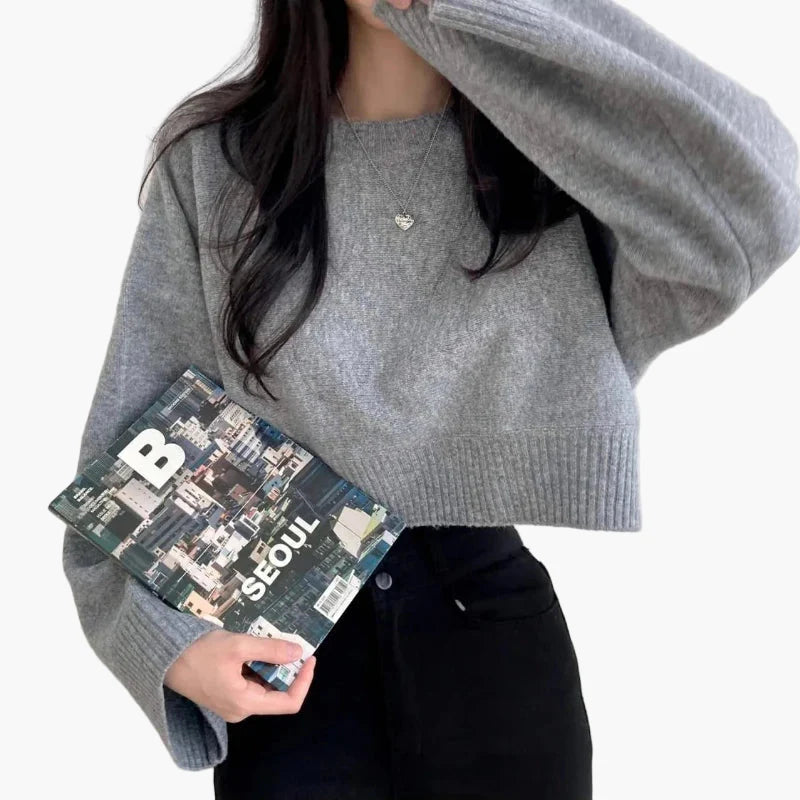 Damcroppad stickad tröja med vida ärmar – Modernt fritidsoutfit