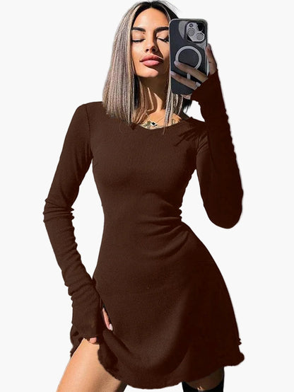 Dame minikjole med lange ermer, figursydd, elegant til hverdag og fest