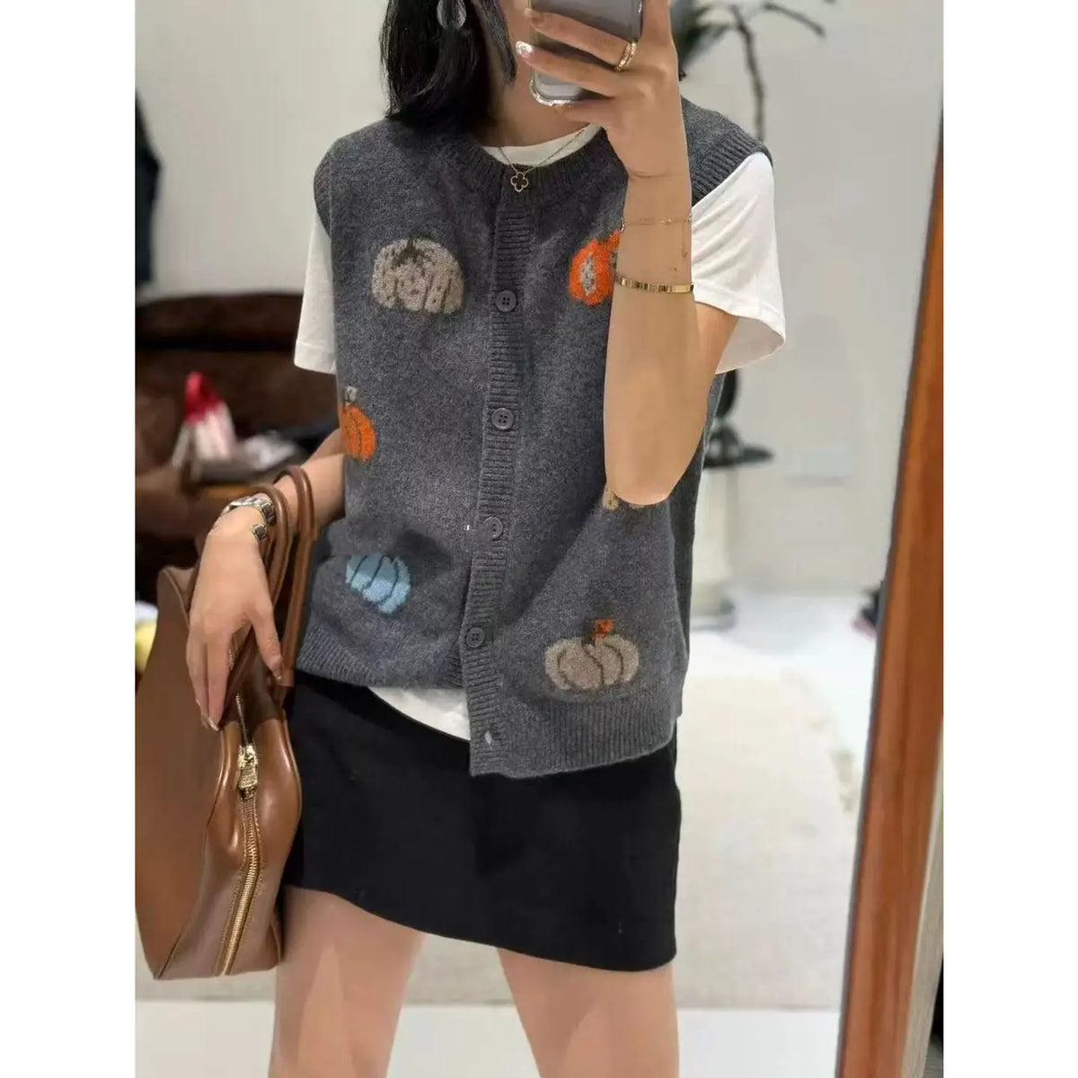Damen Strickweste mit Kürbis-Motiven, ärmelloser Cardigan mit Knöpfen