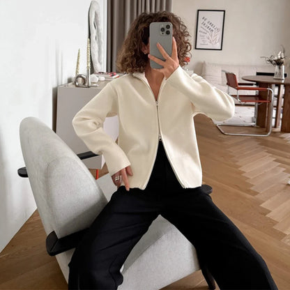 Cardigan da donna in maglia con cerniera e collo rialzato