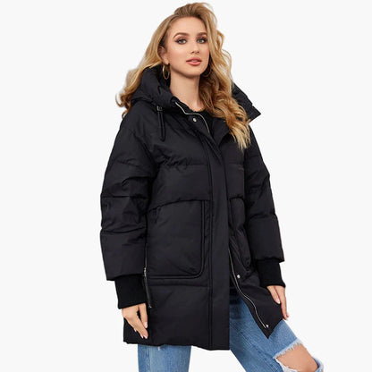 Giacca invernale trapuntata da donna con cappuccio – Look da città alla moda per giornate fredde