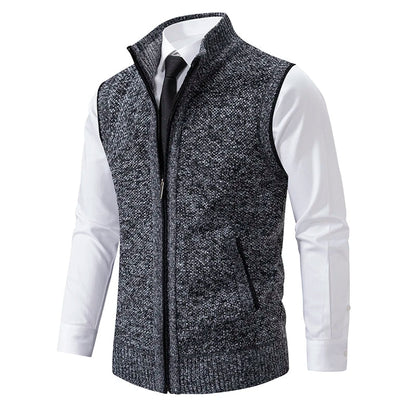 Strikvest til herrer med lynlås, ståkrave og lommer