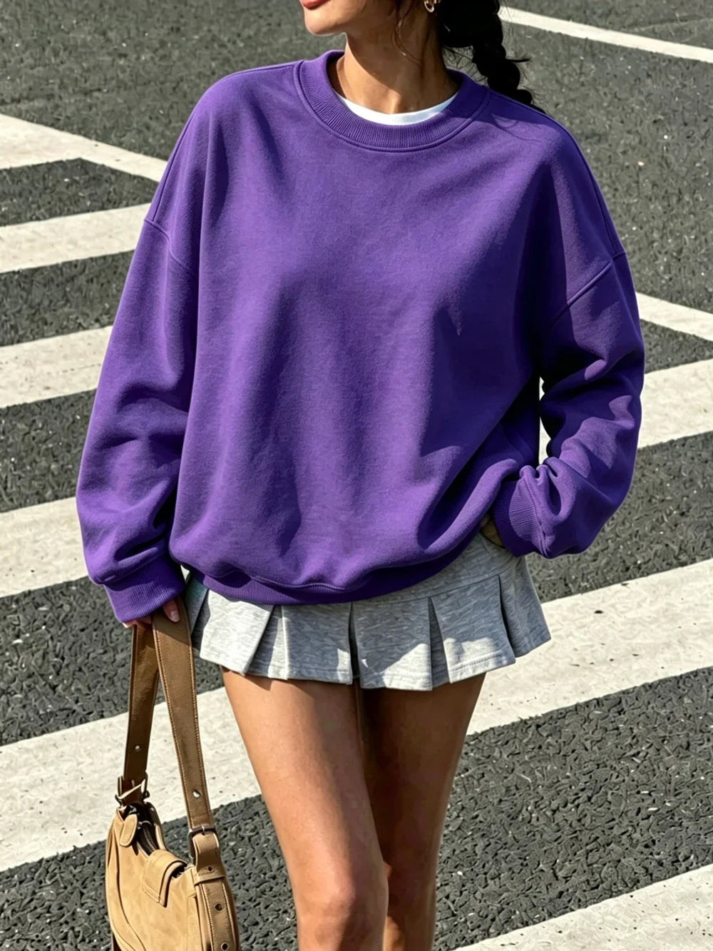 Unisex sweatshirt med rund hals, oversized genser i fiolett