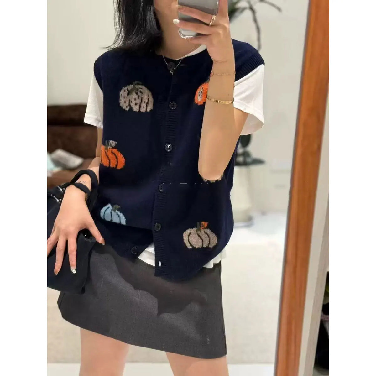 Damen Strickweste mit Kürbis-Motiven, ärmelloser Cardigan mit Knöpfen