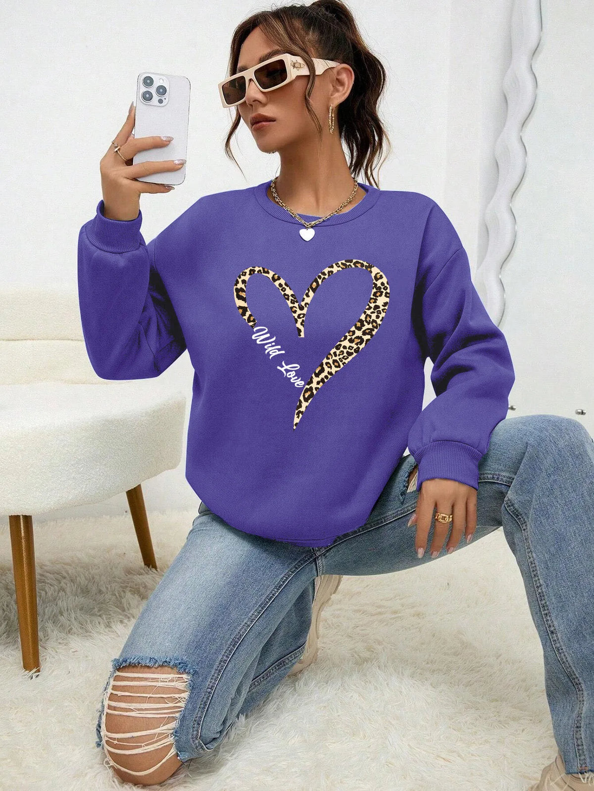 Sweat-shirt bleu pour femme avec imprimé cœur léopard, col rond et manches longues