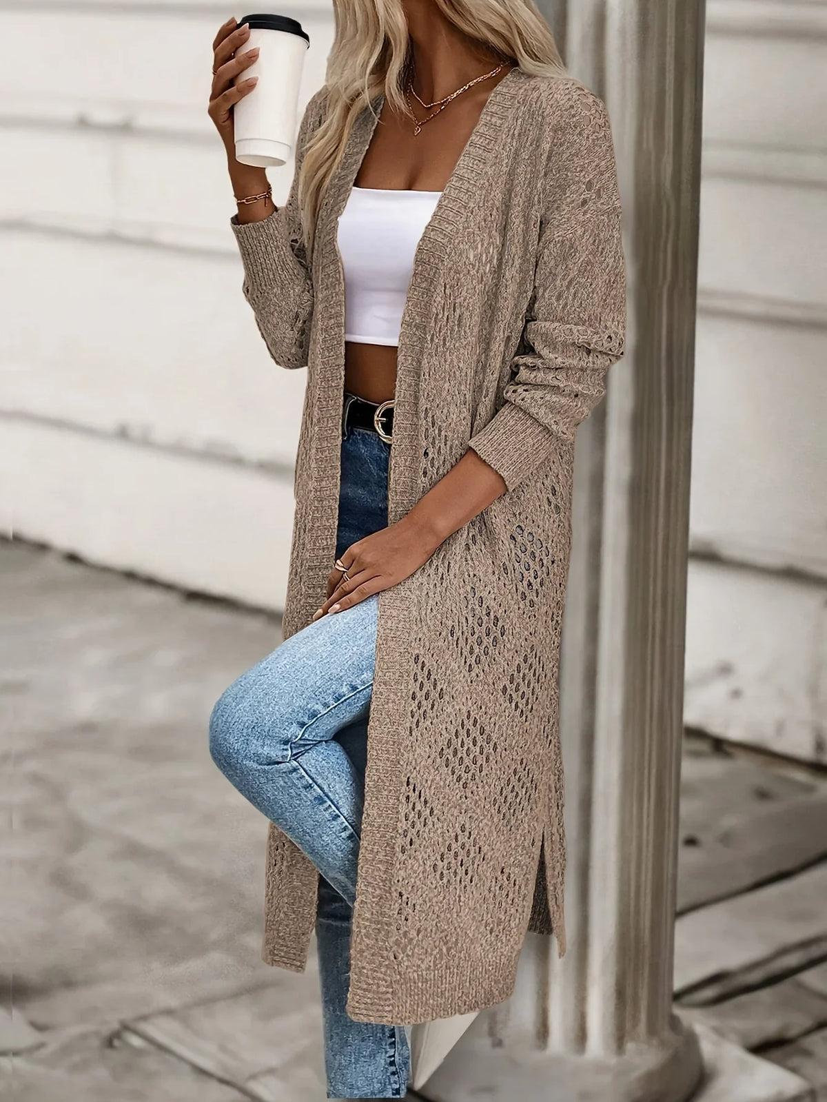Cardigan lungo in maglia da donna con motivo traforato, beige