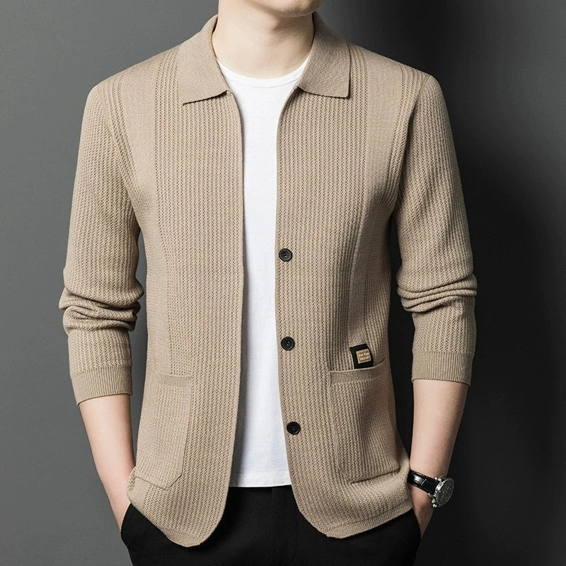 Herren Strickjacke Beige mit Reverskragen Knöpfen & Taschen