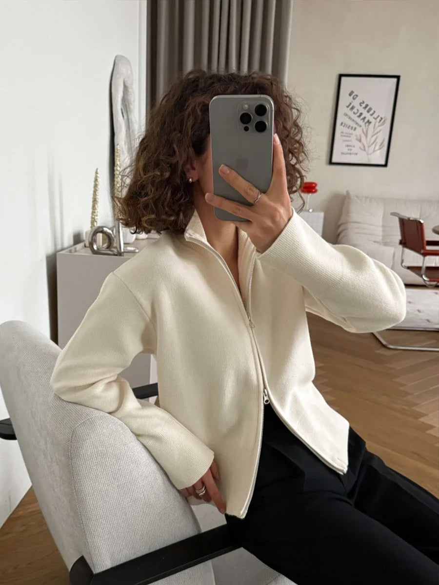 Cardigan da donna in maglia con cerniera e collo rialzato