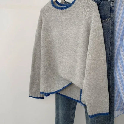 Damski sweter w casualowym stylu z kontrastowymi detalami i okrągłym dekoltem – idealny na co dzień