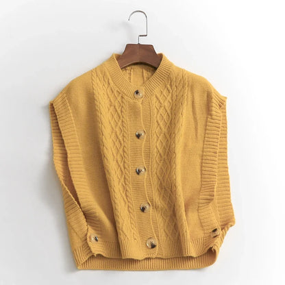 Strikket vest dame med flettemønster og knapper – ermeløs cardigan i flere farger