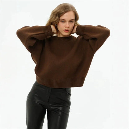 Damski oversize’owy sweter dzianinowy z okrągłym dekoltem