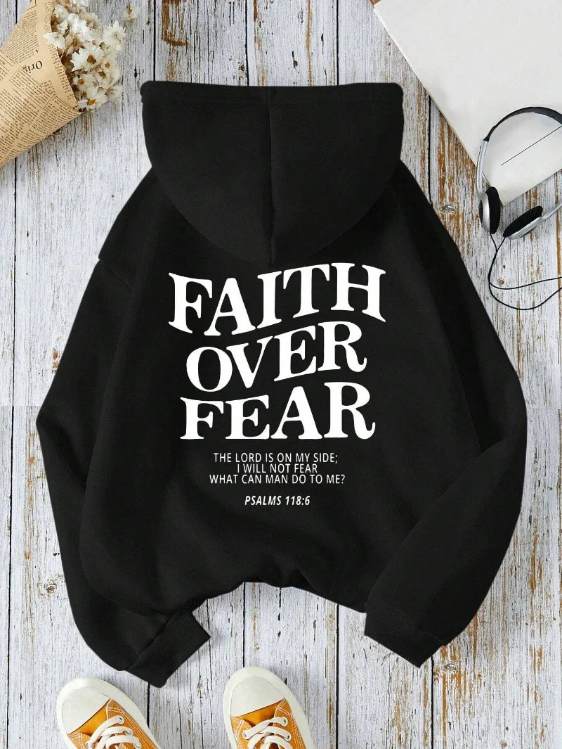 Hættetrøje med teksten "Faith Over Fear" til damer