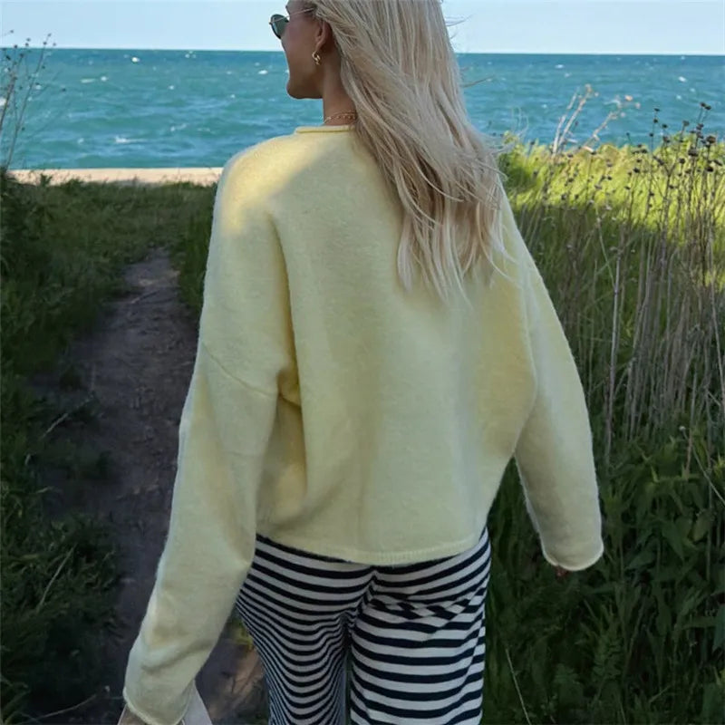 Damski sweter z okrągłym dekoltem, miękka dzianina, żółty