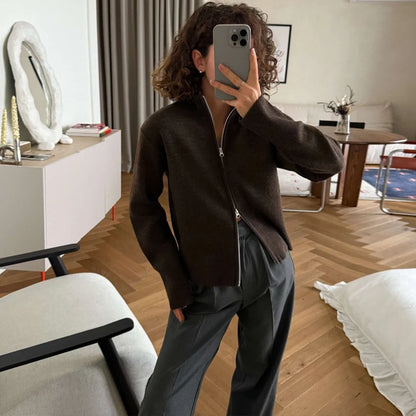 Cardigan da donna in maglia con cerniera e collo rialzato