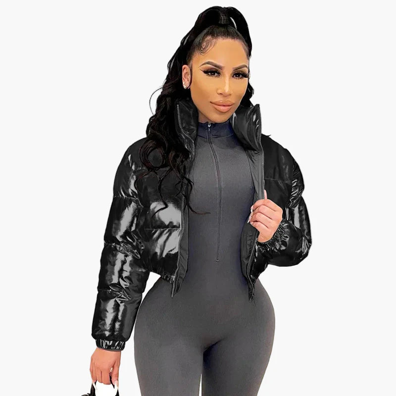 Chaqueta puffer corta para mujer estilo streetstyle moda de invierno – Look brillante para el día a día y eventos