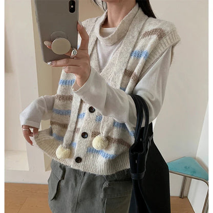 Gilet in maglia da donna lavorato a righe e pon pon, scollo a V