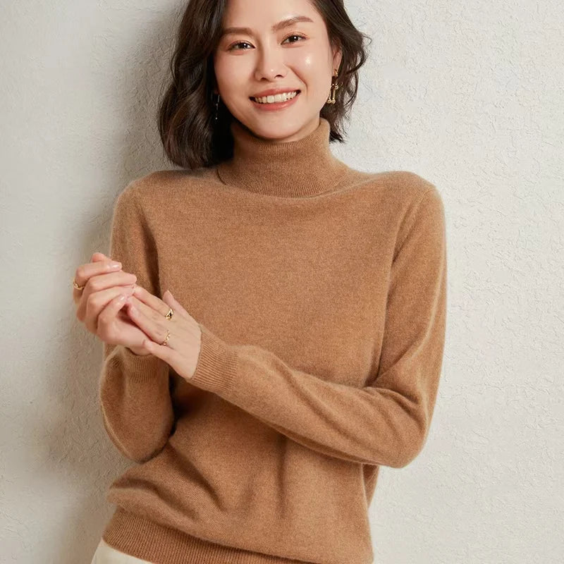 Maglione dolcevita da donna con maniche lunghe in materiale morbido